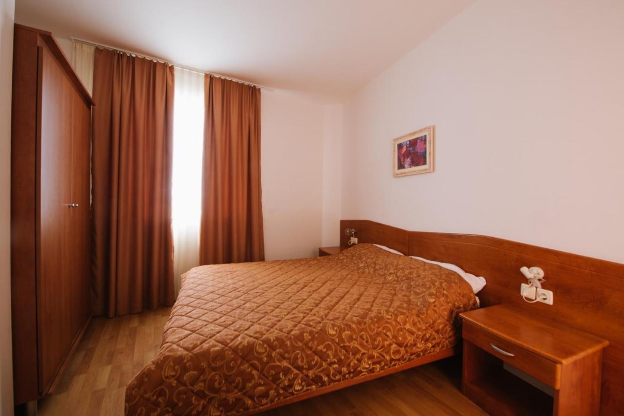 Villa Sunce พอดโกรา ภายนอก รูปภาพ